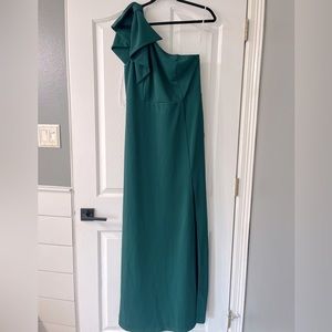 One-Shoulder Bow Emerald Green Gown